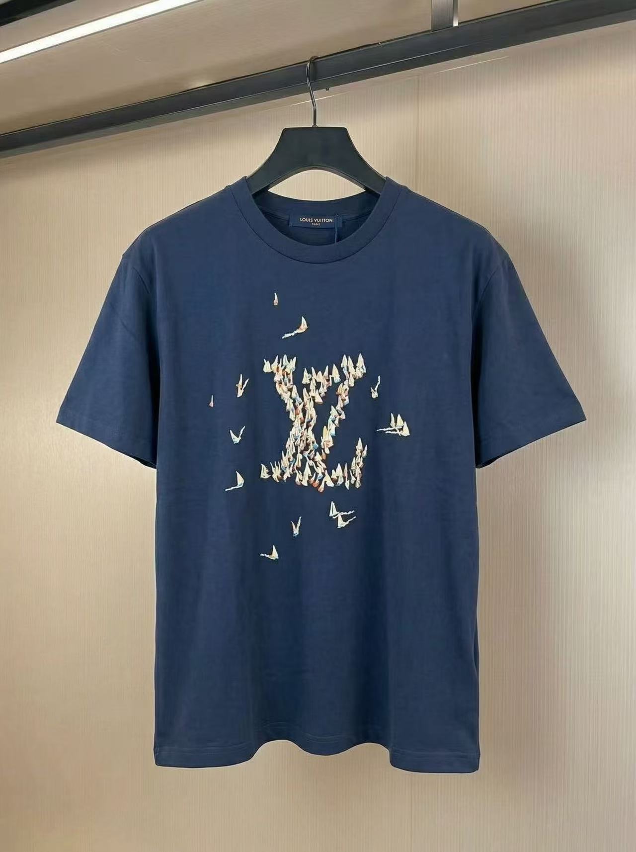 P85 Louis Vuitton-Louis Vuitton-25ss nuevo velero con grulla de papel bordado cuello redondo camiseta de manga corta Ta…