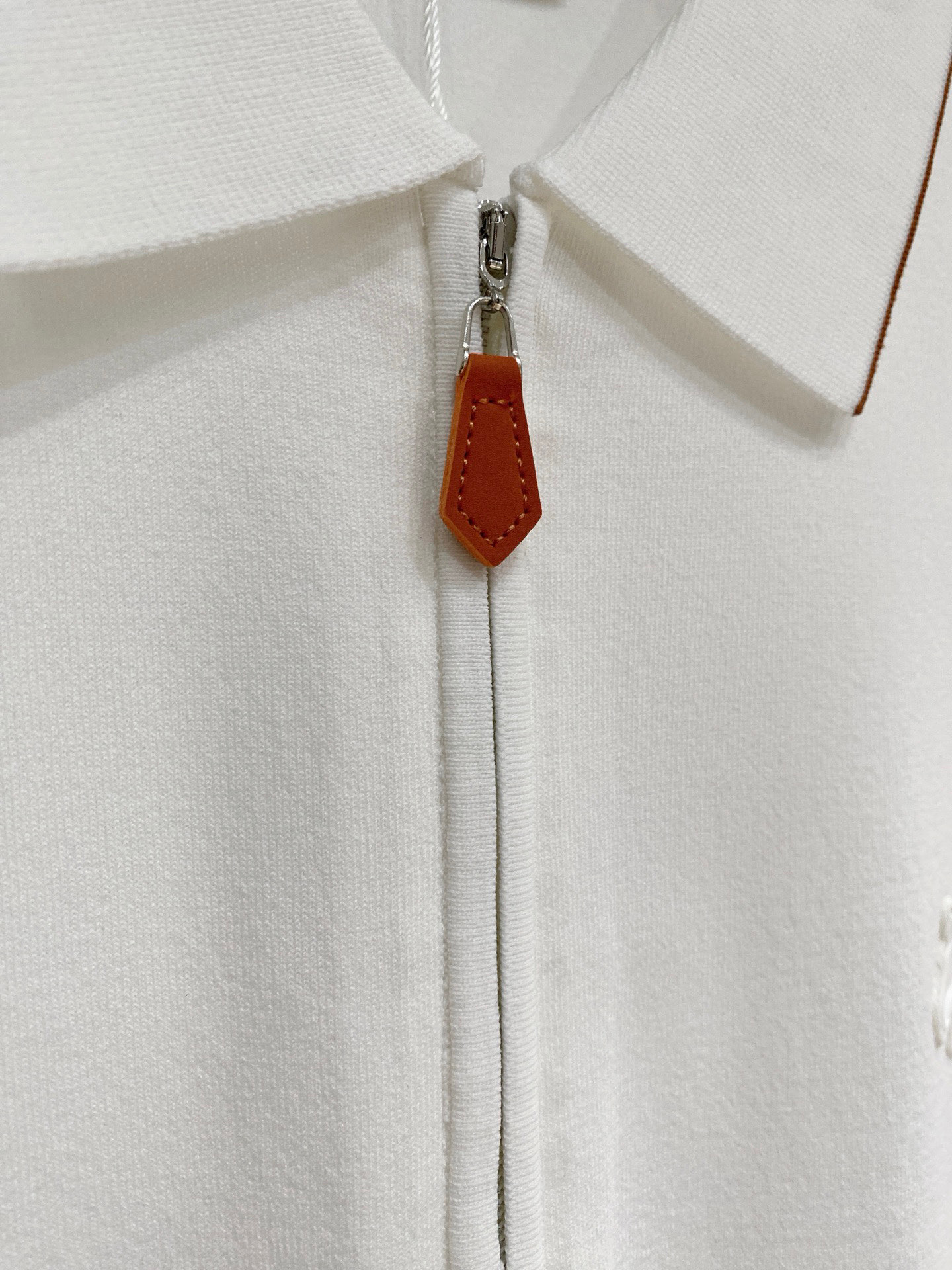 爱马家 官网26春夏原厂进口伊力特面料超级舒适 颜色 ：黑 白 蓝三色码数: 48-56型号：Kt260