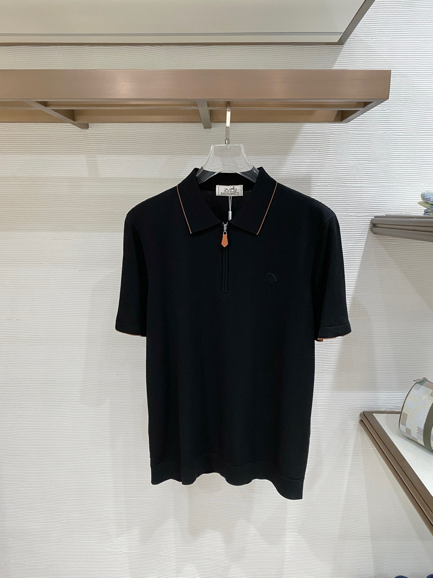 爱马家 官网26春夏原厂进口伊力特面料超级舒适 颜色 ：黑 白 蓝三色码数: 48-56型号：Kt260