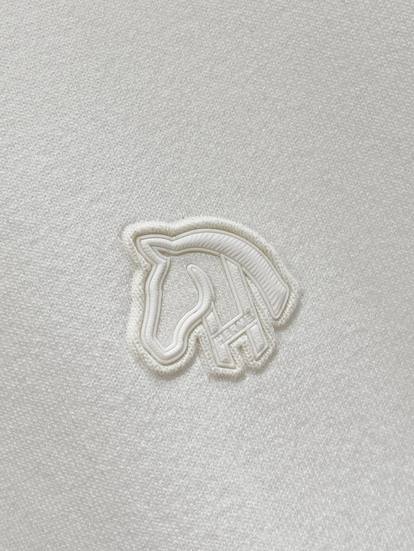 爱马家 官网26春夏原厂进口伊力特面料超级舒适 颜色 ：黑 白 蓝三色码数: 48-56型号：Kt260