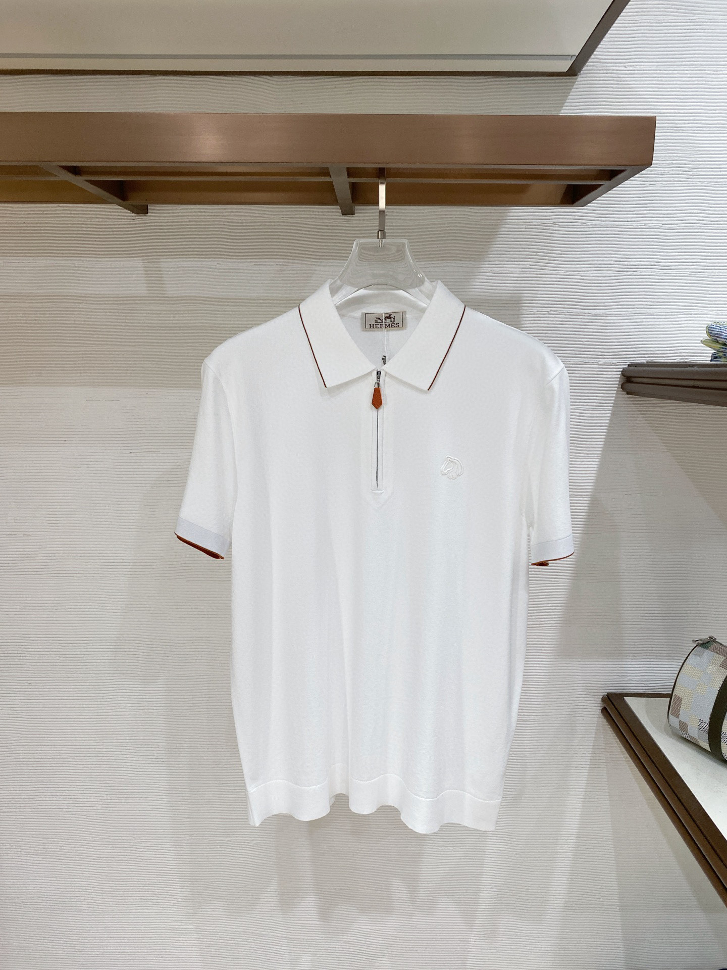 爱马家 官网26春夏原厂进口伊力特面料超级舒适 颜色 ：黑 白 蓝三色码数: 48-56型号：Kt260