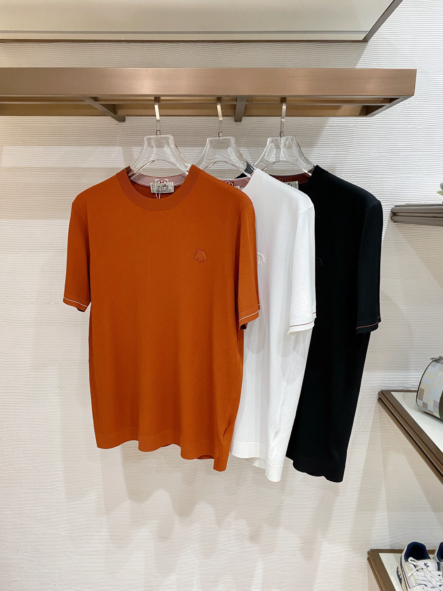 爱马家 官网26春夏原厂进口伊力特面料超级舒适 颜色 ：黑 白 蓝三色码数: 48-56型号：2614