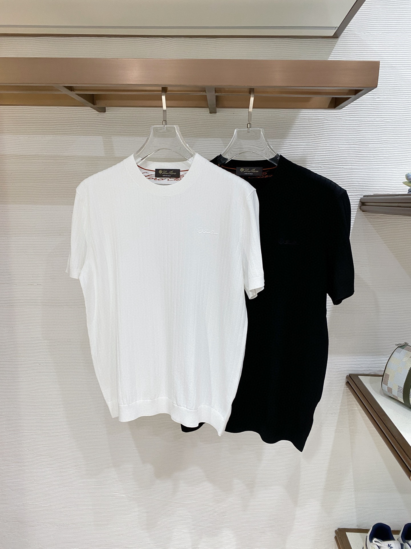 Loro Piana（诺悠翩雅）26官网春夏日本伊力特面料码数：48-56黑白 两色型号：