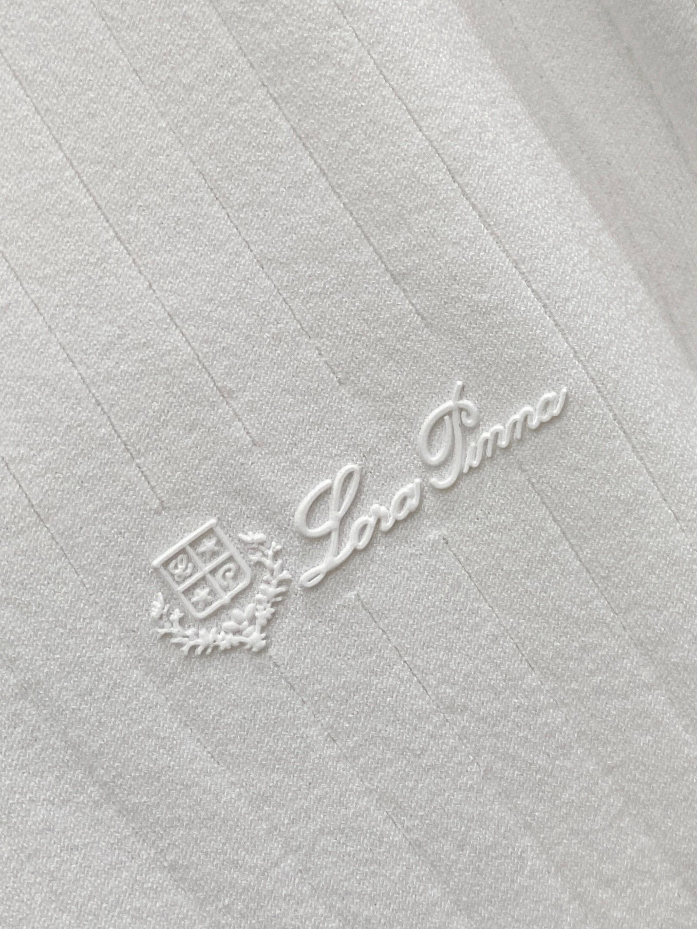 Loro Piana（诺悠翩雅）26官网春夏日本伊力特面料码数：48-56黑白 两色型号：