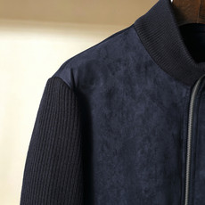 Loro Piana-诺悠翩雅# 26秋冬时尚立领麂皮拼接针织夹克羽绒服、内冲白鸭绒,轻薄有型,上身不臃肿,颇具意大利典 Loro Piana-诺悠翩雅# 26秋冬时尚立领麂皮拼接针织夹克羽绒服、内冲白鸭绒,轻薄有型,上身不臃肿,颇具意大利典