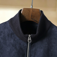 Loro Piana-诺悠翩雅# 26秋冬时尚立领麂皮拼接针织夹克羽绒服、内冲白鸭绒,轻薄有型,上身不臃肿,颇具意大利典 Loro Piana-诺悠翩雅# 26秋冬时尚立领麂皮拼接针织夹克羽绒服、内冲白鸭绒,轻薄有型,上身不臃肿,颇具意大利典