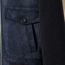 Loro Piana-诺悠翩雅# 26秋冬时尚立领麂皮拼接针织夹克羽绒服、内冲白鸭绒,轻薄有型,上身不臃肿,颇具意大利典 Loro Piana-诺悠翩雅# 26秋冬时尚立领麂皮拼接针织夹克羽绒服、内冲白鸭绒,轻薄有型,上身不臃肿,颇具意大利典