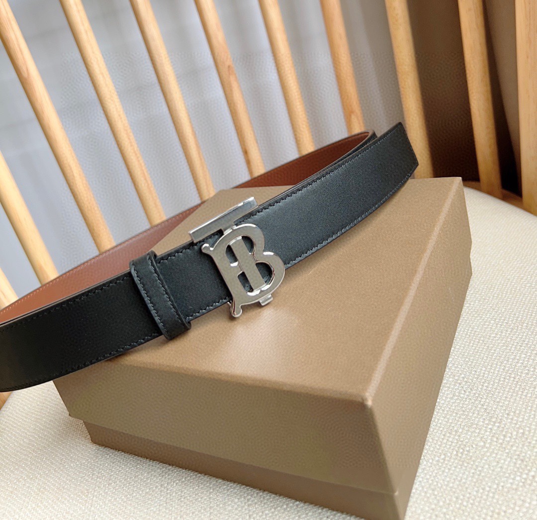 Ms. Burberry Barbelli Introduces Italian Double-Colour Belt with Gold-Plated Brand Design - 图片 7