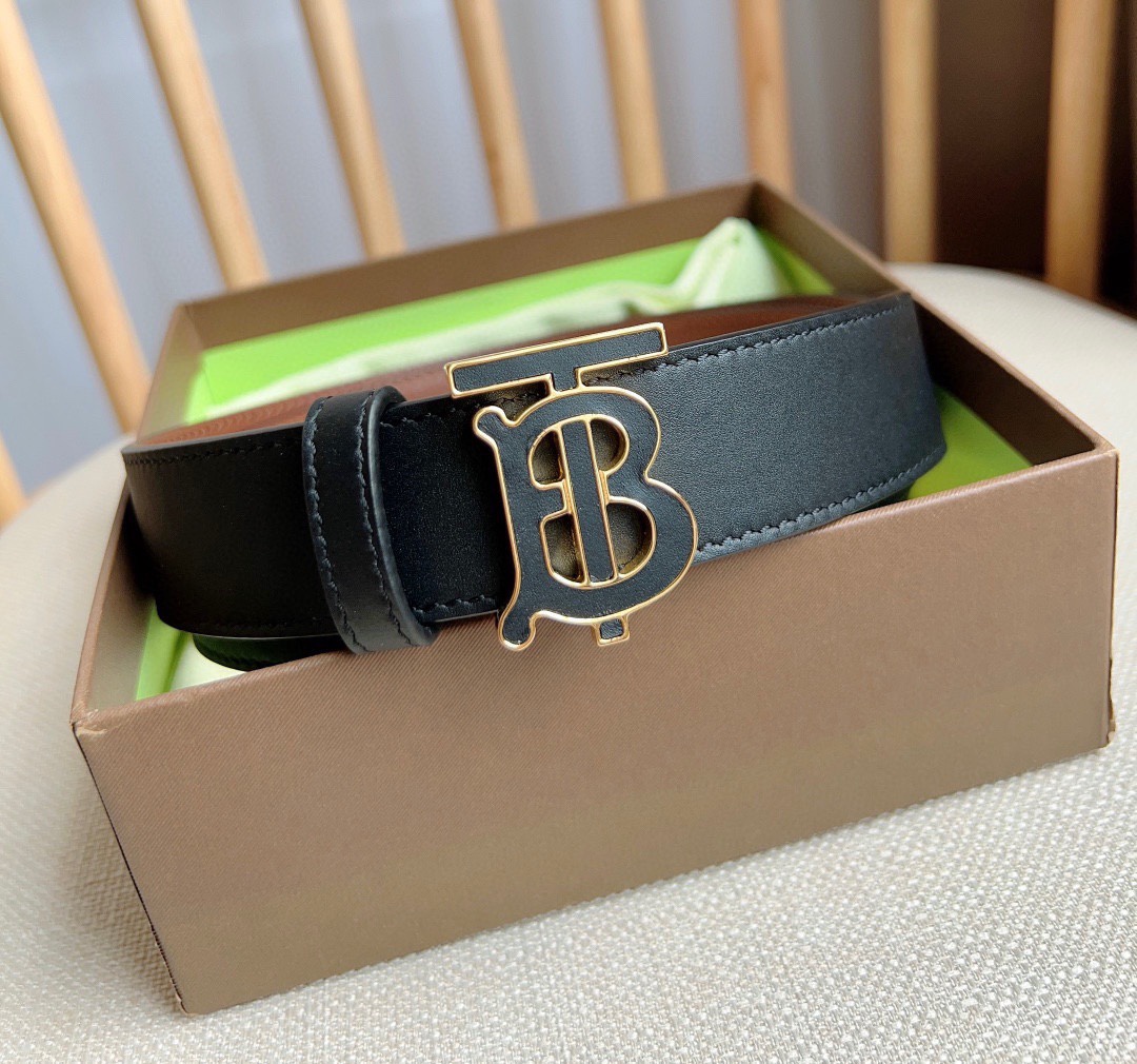 Ms. Burberry Barbelli Introduces Italian Double-Colour Belt Collection with Gold-Plated Brand Design - 图片 5