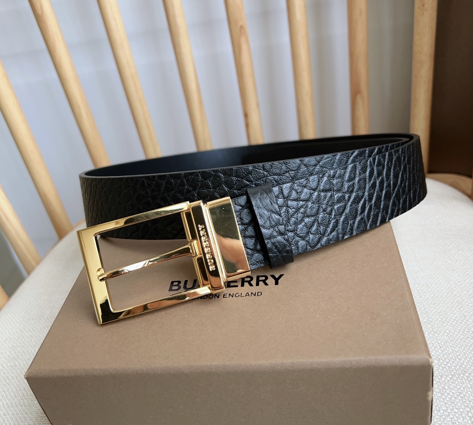新款 Burberry 巴宝莉专柜同步上新 意大利精制腰带