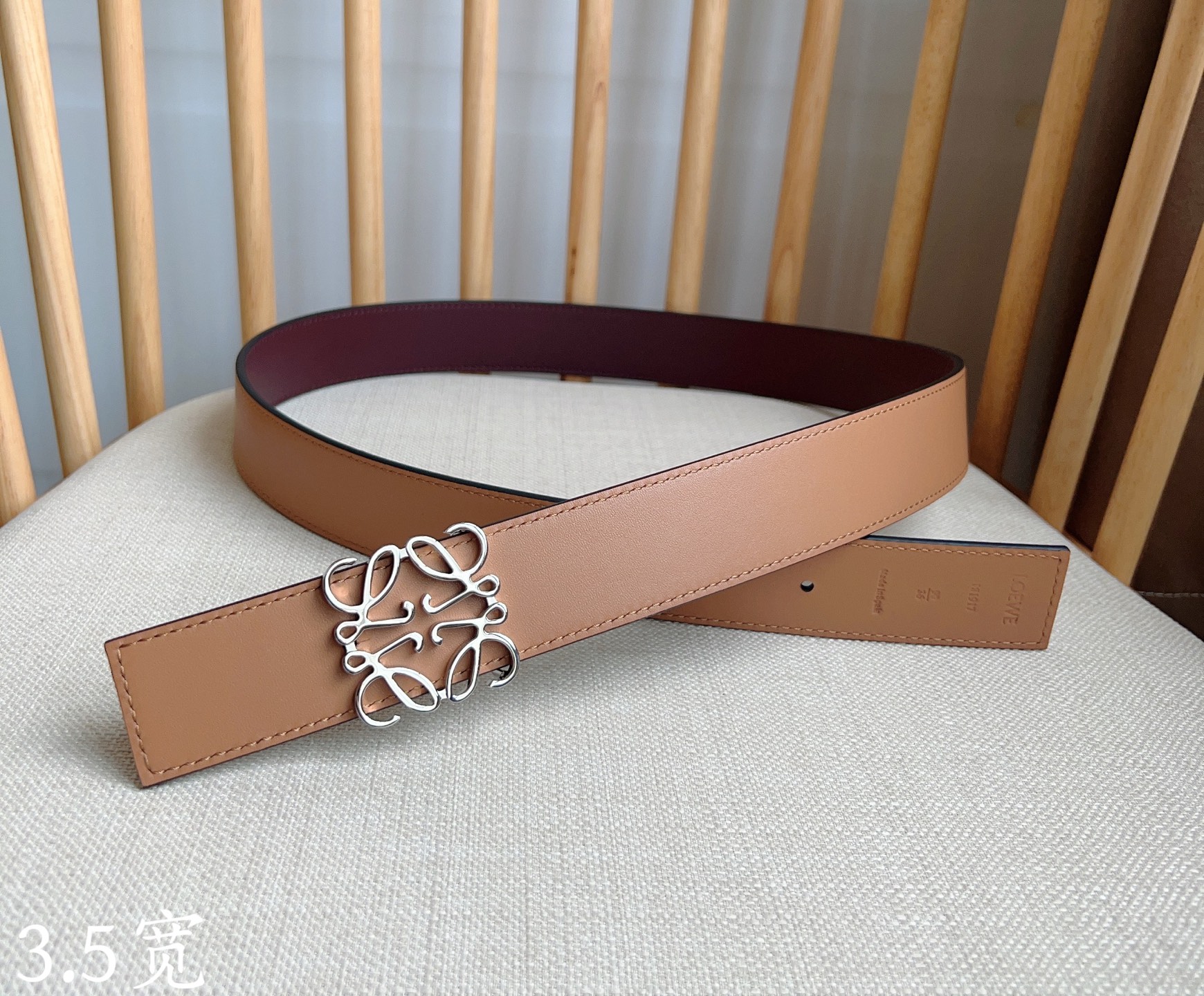 Newest Co-Editor Congratulated for Recital with Premium Leather Belt and Anagram Button - 图片 4