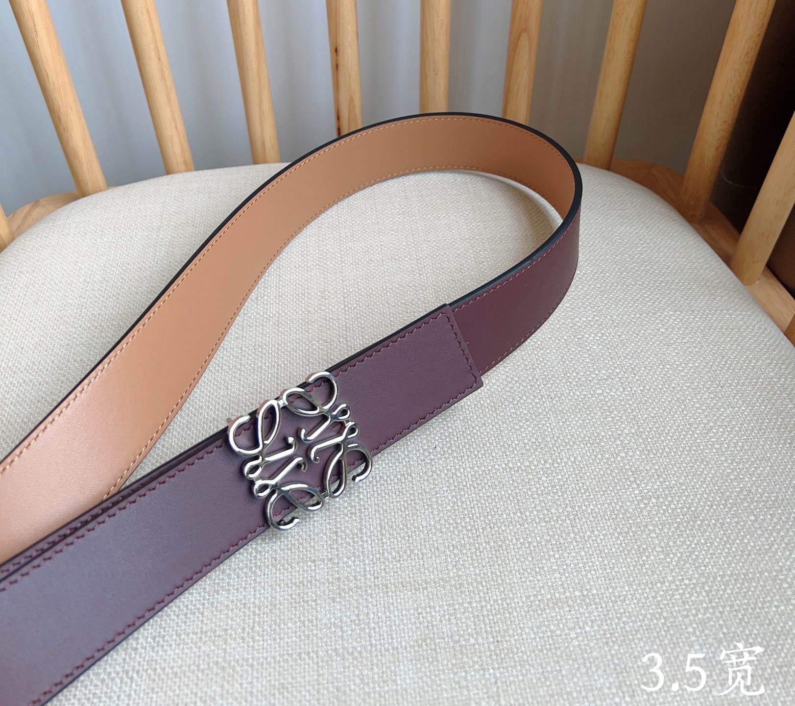 Newest Co-Editor Congratulated for Recital with Premium Leather Belt and Anagram Button - 图片 8