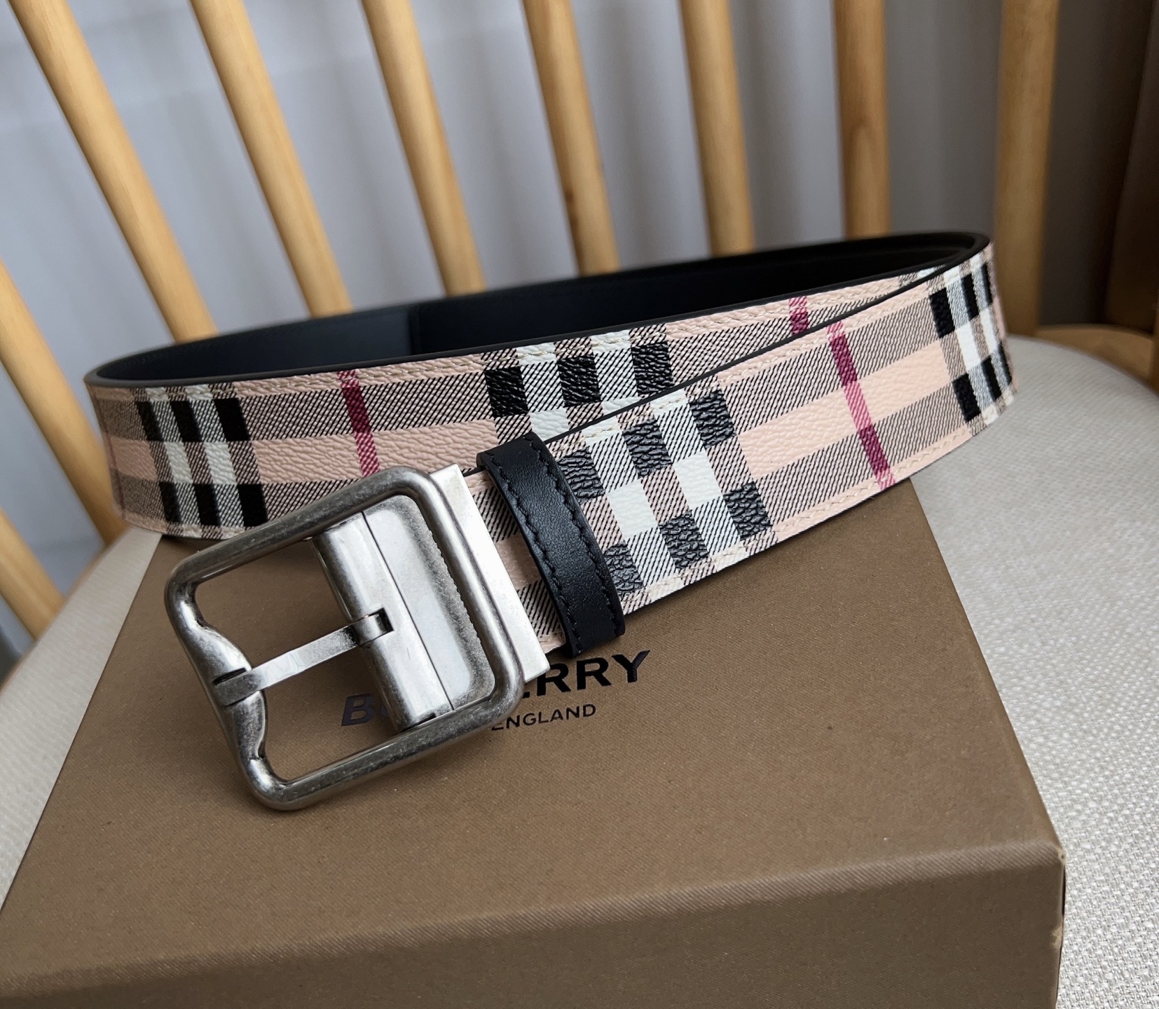 Burberry Reversible Belt in Signature Check and Smooth Leather, Palladium Buckle 3 i1748268643937 5648 0 1