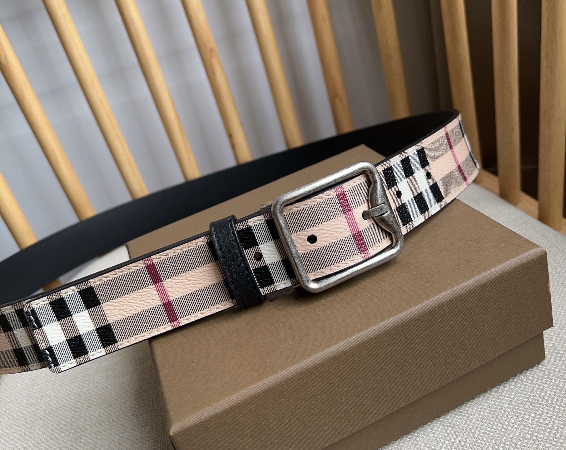 Burberry Reversible Belt in Signature Check and Smooth Leather, Palladium Buckle 8 i1748268643984 8029 0 6