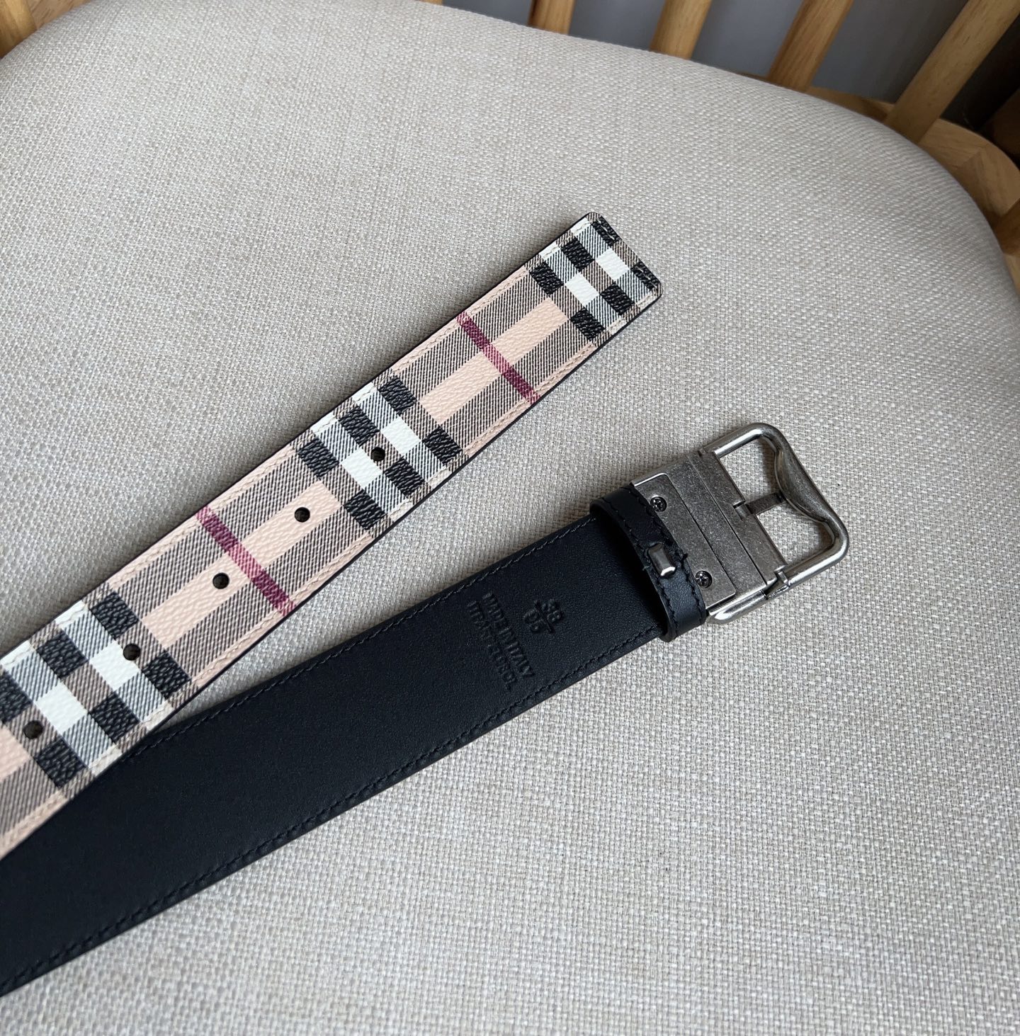 Burberry Reversible Belt in Signature Check and Smooth Leather, Palladium Buckle 4 i1748268644887 420 0 2