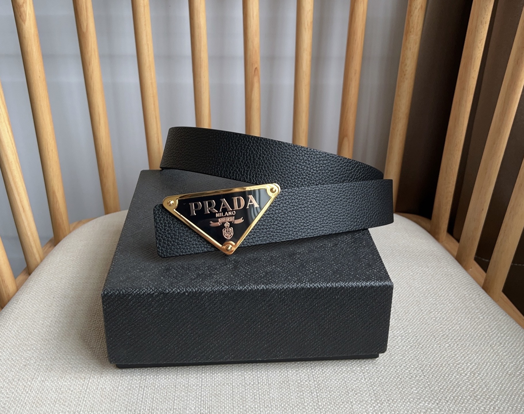 Prada Buckle Leather Belt with Iconic Logo 2 i1749214105529 7291 0 0