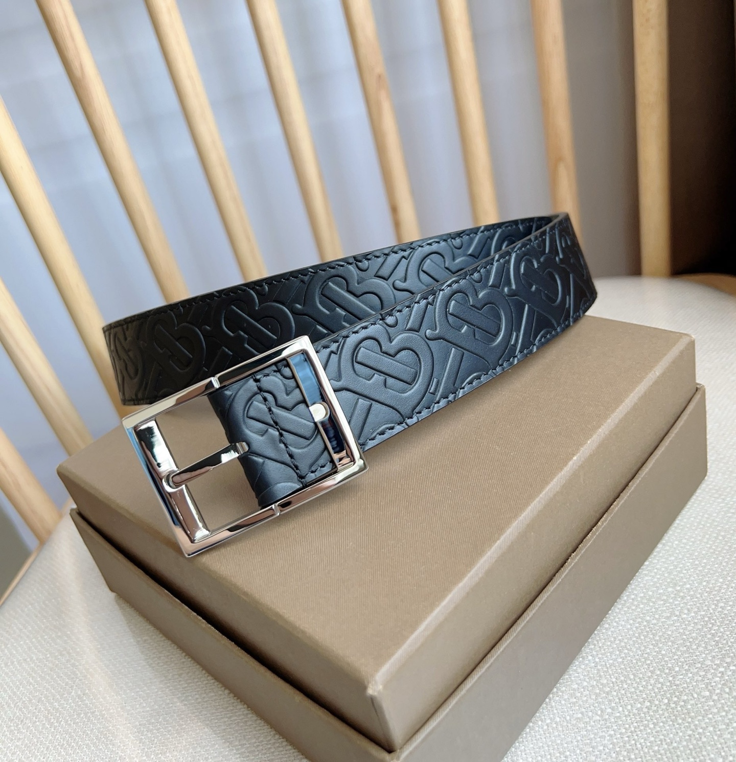 新款 Burberry巴宝莉专柜同步上新意大利制腰带 3 5cm 精致优雅 简单大方