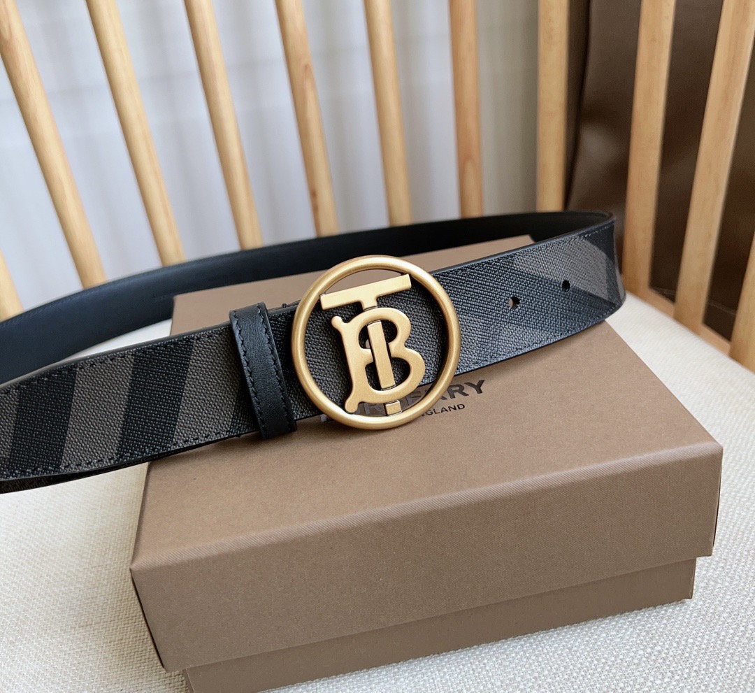 Burberry 巴宝莉专柜同步上新🎉🎉精选London镌刻焕新的品牌微标 扣环饰有抢眼的镀金专属标识图