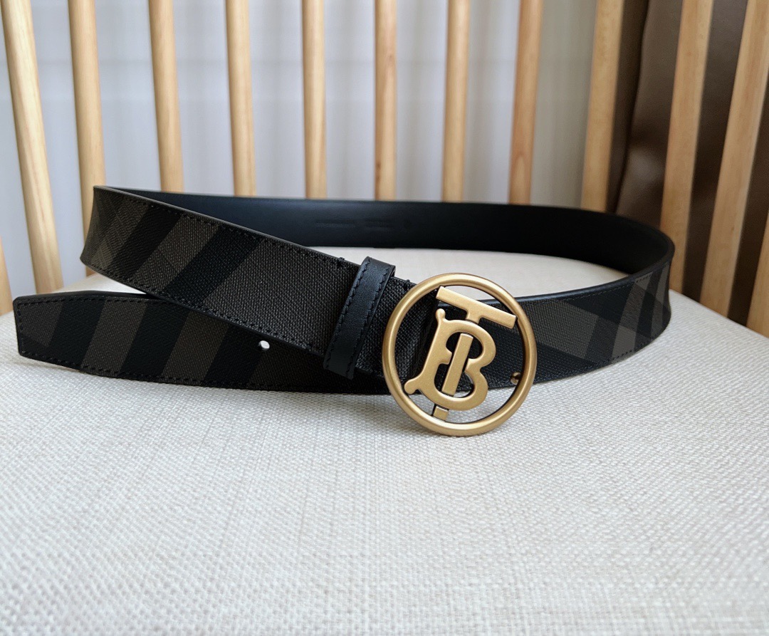 Burberry 巴宝莉专柜同步上新🎉🎉精选London镌刻焕新的品牌微标 扣环饰有抢眼的镀金专属标识图