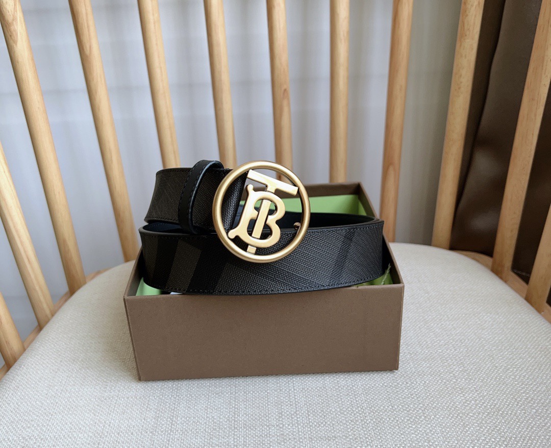 Burberry 巴宝莉专柜同步上新🎉🎉精选London镌刻焕新的品牌微标 扣环饰有抢眼的镀金专属标识图