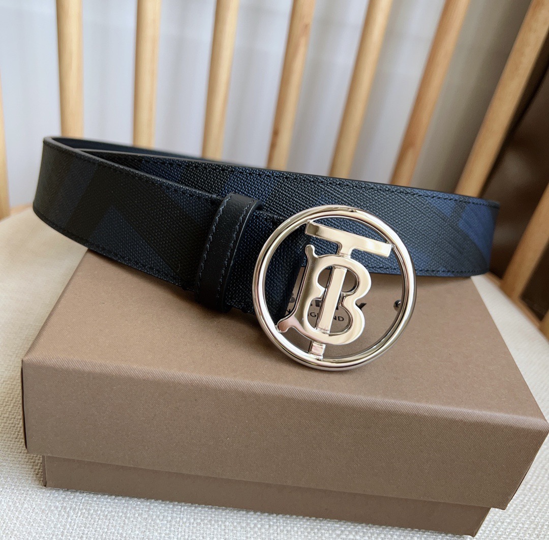 Burberry 巴宝莉专柜同步上新🎉🎉精选London镌刻焕新的品牌微标 扣环饰有抢眼的镀金专属标识图