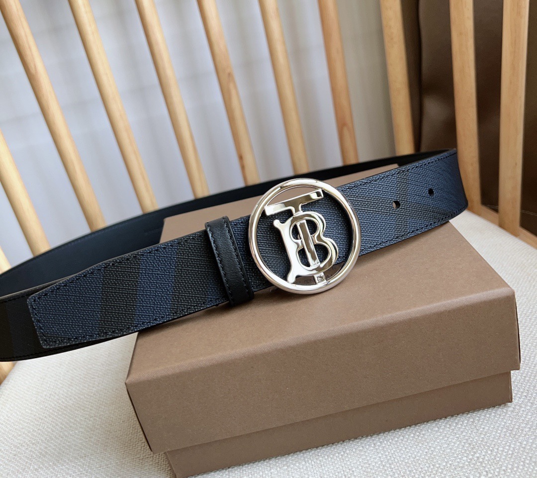 Burberry 巴宝莉专柜同步上新🎉🎉精选London镌刻焕新的品牌微标 扣环饰有抢眼的镀金专属标识图