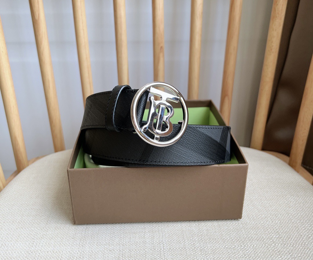 Burberry 巴宝莉专柜同步上新🎉🎉精选London镌刻焕新的品牌微标 扣环饰有抢眼的镀金专属标识图