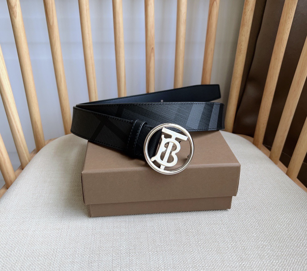 Burberry 巴宝莉专柜同步上新🎉🎉精选London镌刻焕新的品牌微标 扣环饰有抢眼的镀金专属标识图