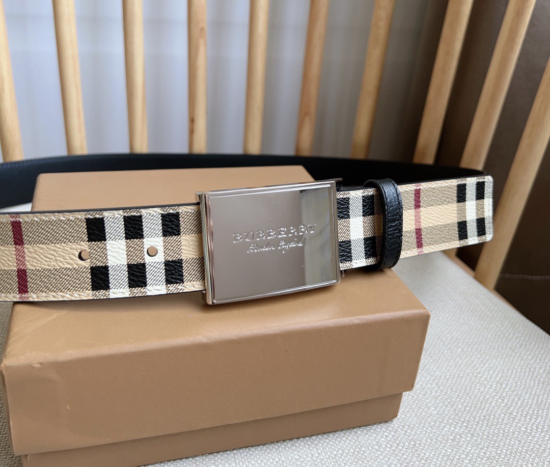 Burberry 巴宝莉专柜同步上新🎉🎉双面两用的意大利制腰带 精选London格纹 配有亮泽抢眼的专属