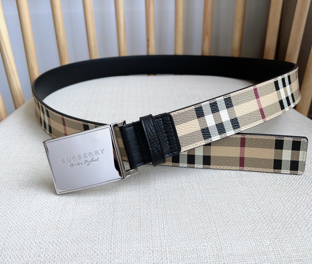 Burberry 巴宝莉专柜同步上新🎉🎉双面两用的意大利制腰带 精选London格纹 配有亮泽抢眼的专属