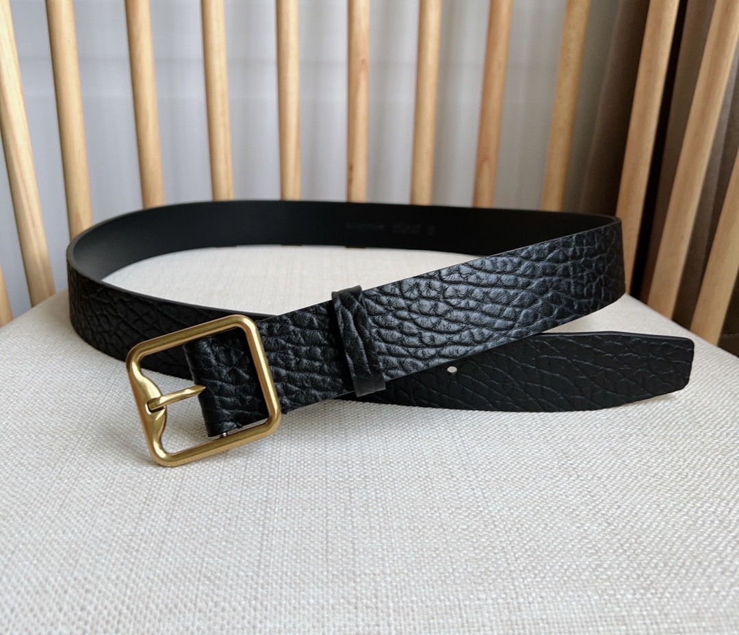 新款  Burberry  巴宝莉专柜同步上新🎉🎉  意大利精制腰带  选用光滑小牛皮面料打造  搭配镀钯金B字型扣环 