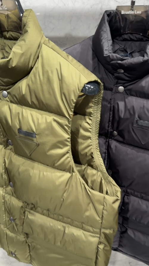 . 493402_560 493402_560