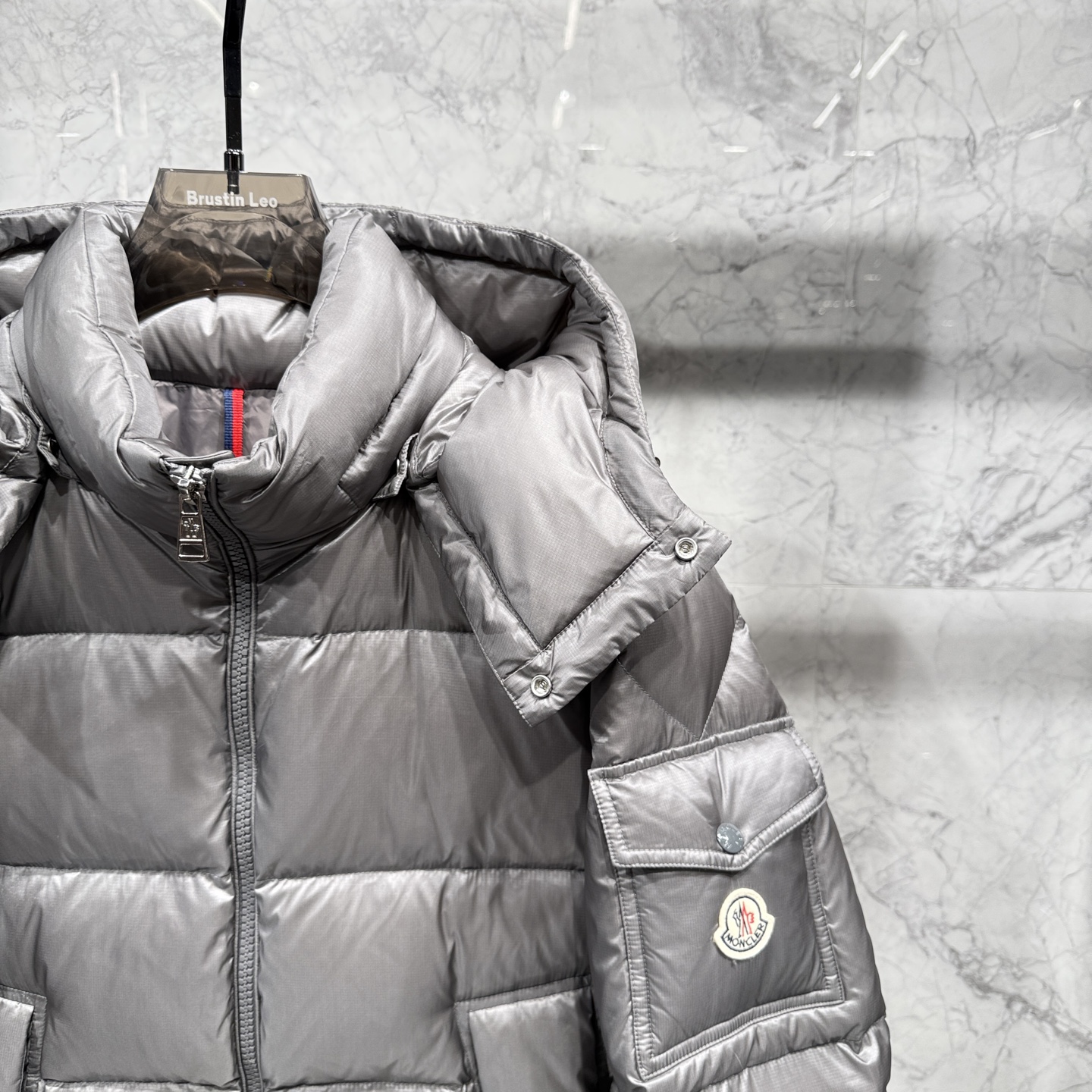 亮光 高版本 Moncler蒙口 25秋冬新品发布，蒙口最新款亮光羽绒出货，柜上同步，面料及辅料全部订制
