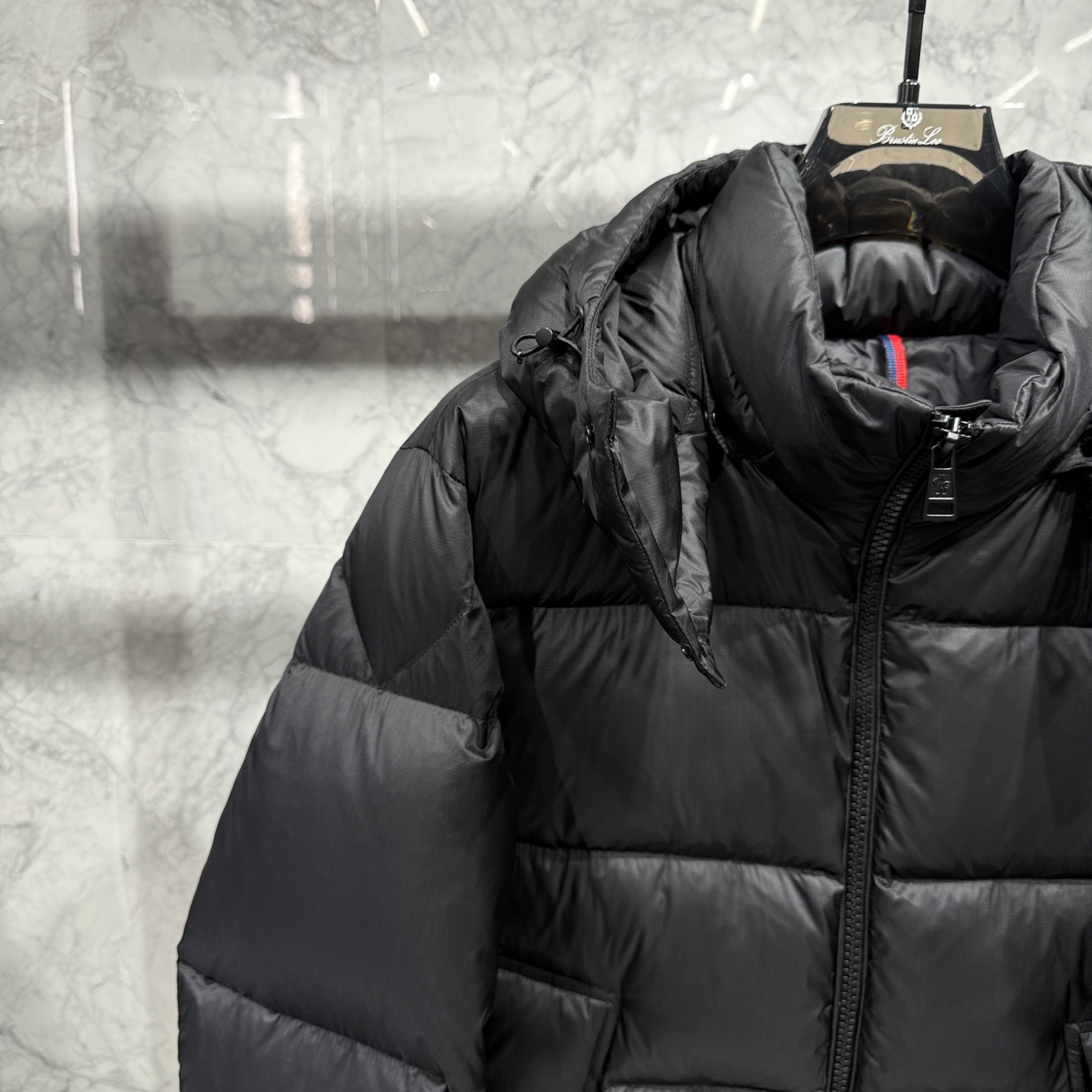 亮光 高版本 Moncler蒙口 25秋冬新品发布，蒙口最新款亮光羽绒出货，柜上同步，面料及辅料全部订制