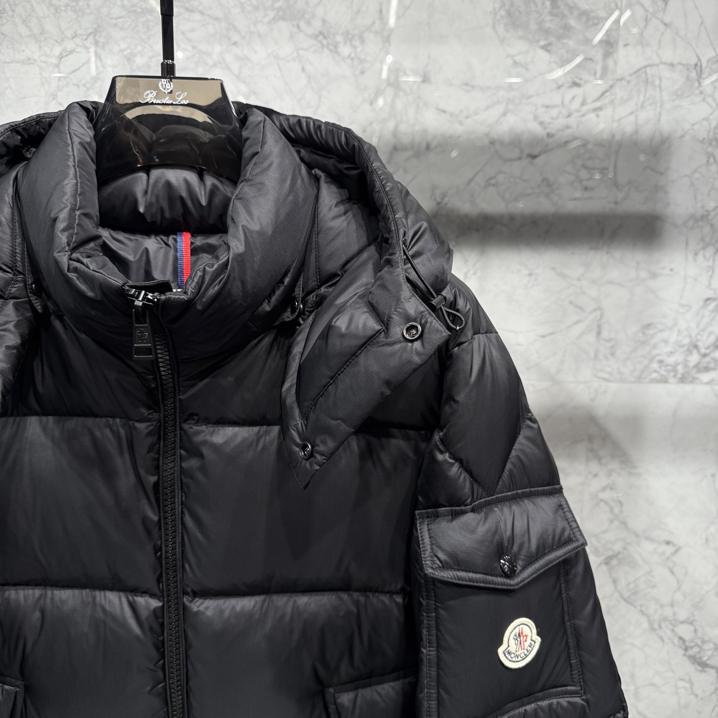 亮光 高版本 Moncler蒙口 25秋冬新品发布，蒙口最新款亮光羽绒出货，柜上同步，面料及辅料全部订制