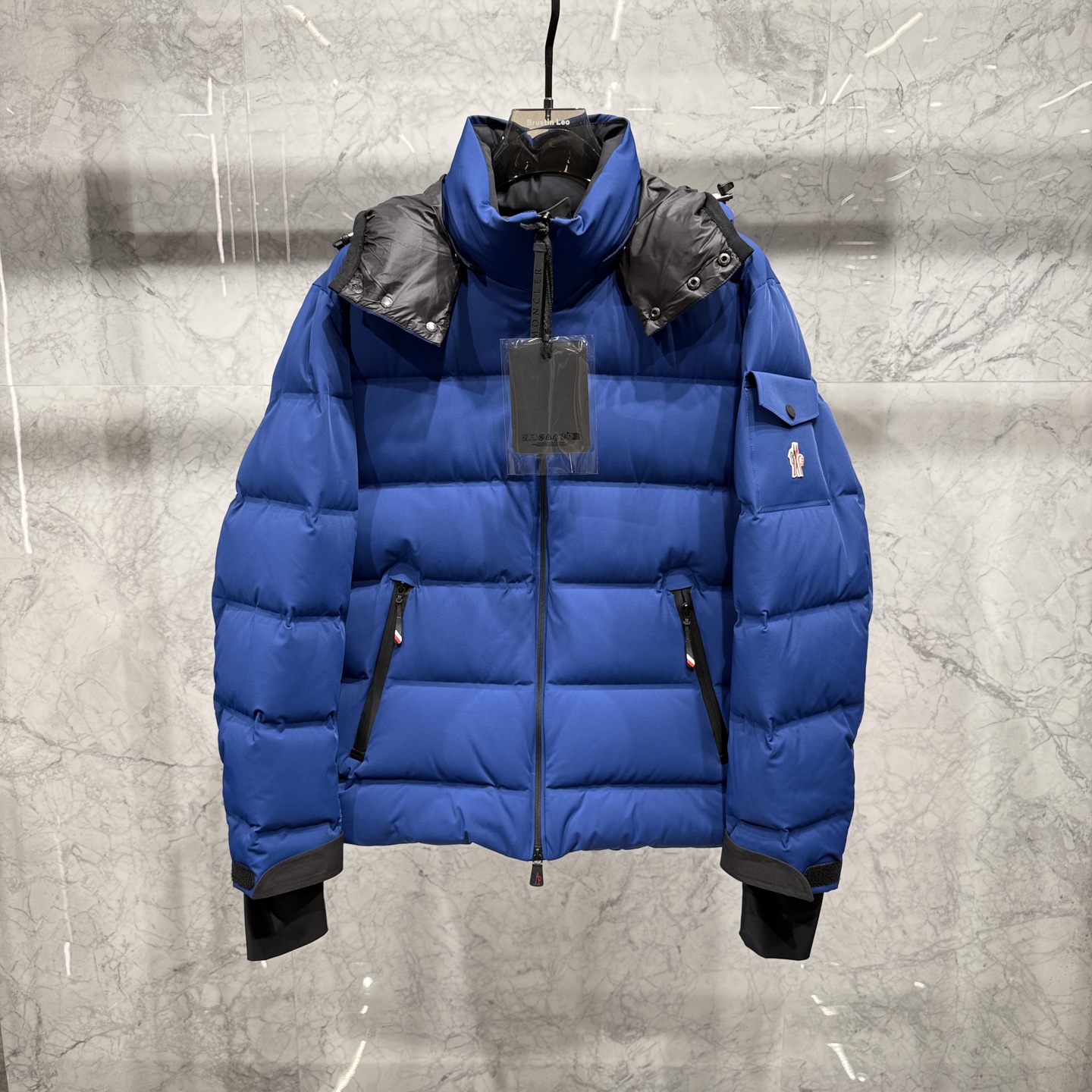 款号900225秋冬新品发布，蒙口滑雪🏂系列羽绒出货，原版购入，全部面料及辅料原版开模，内里填充新国标9