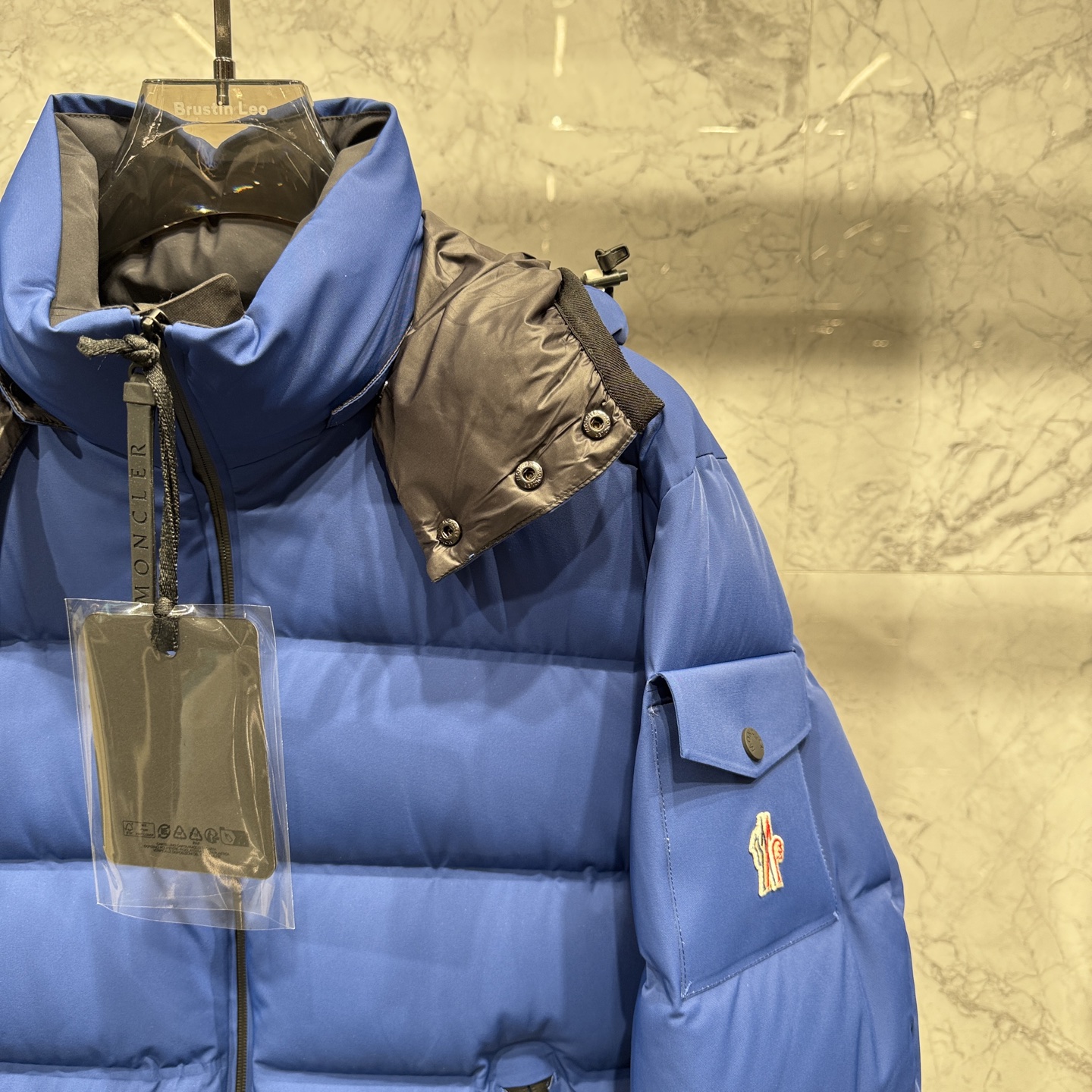 款号900225秋冬新品发布，蒙口滑雪🏂系列羽绒出货，原版购入，全部面料及辅料原版开模，内里填充新国标9