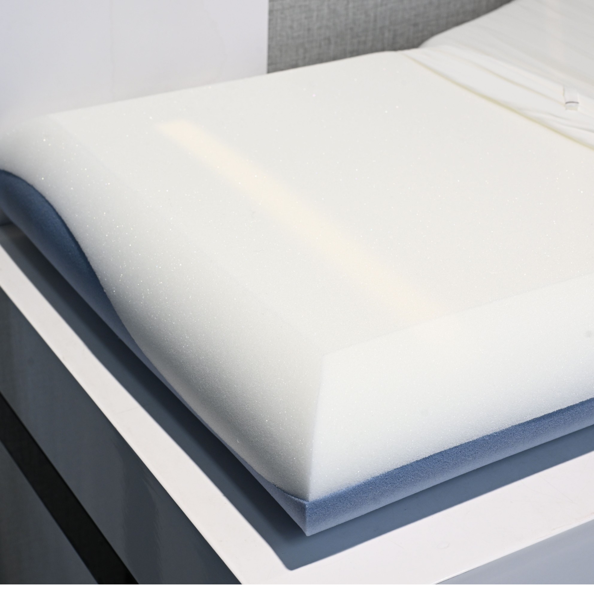 Dual-Tone Core Slow-Rebound Memory Foam Pillow - Comprehensive 6