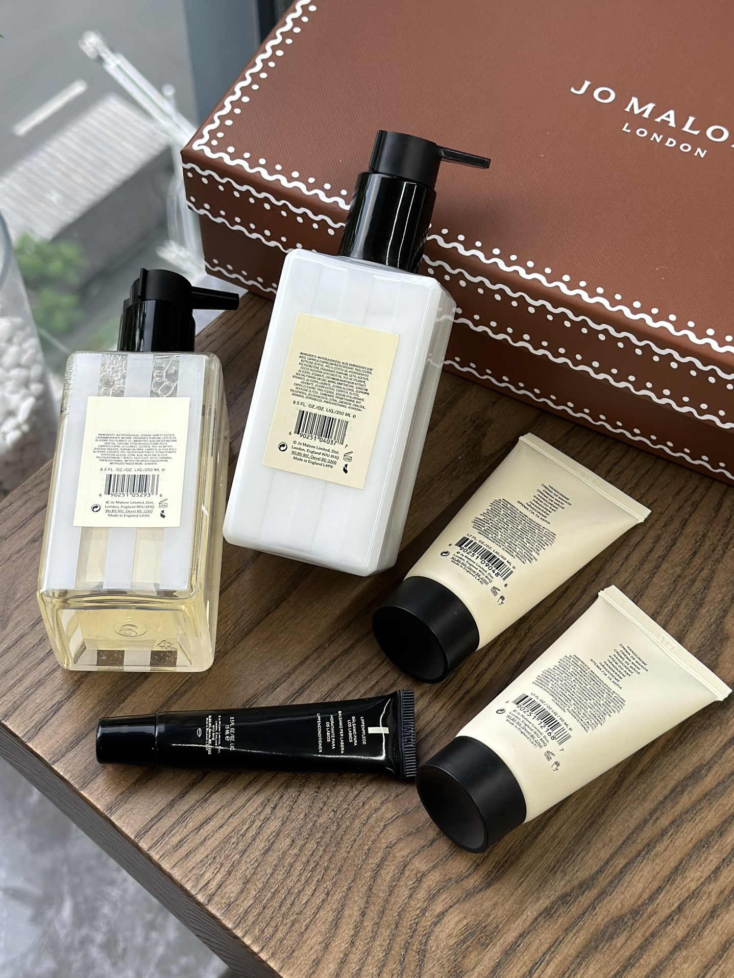 A distinctive British niche fragrance characterized by remarkable - Comprehensive 7