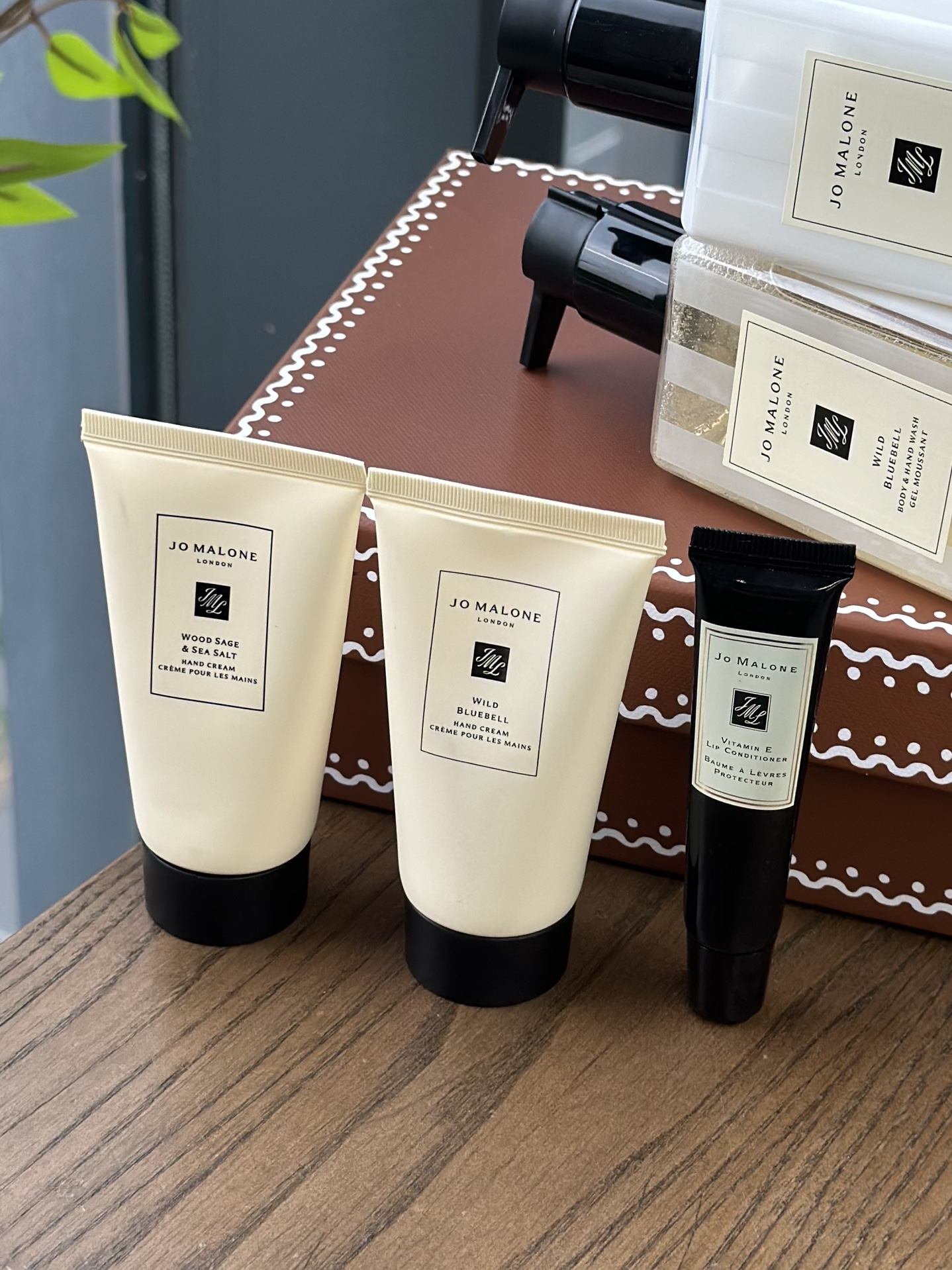 A distinctive British niche fragrance characterized by remarkable - Comprehensive 4