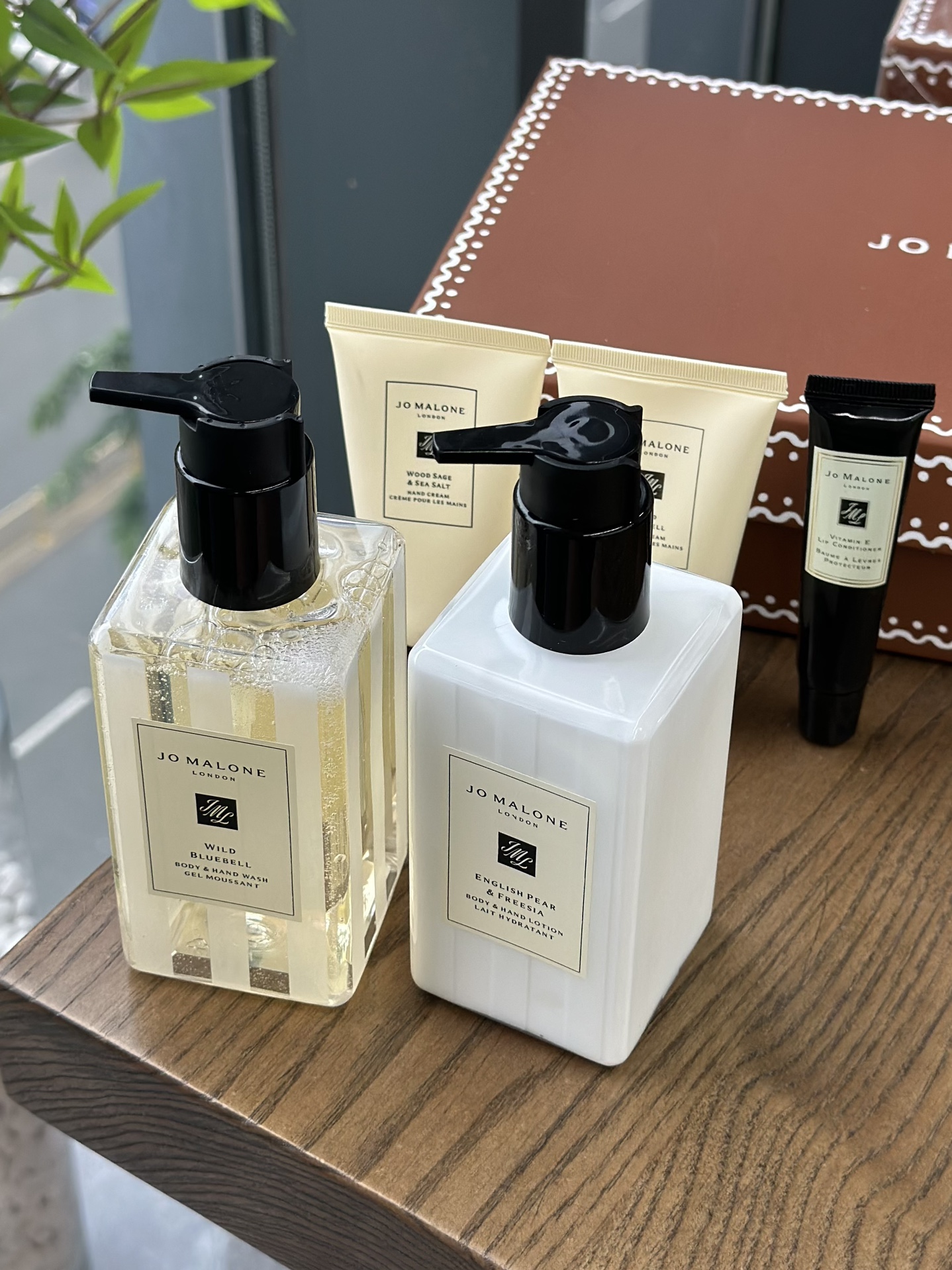 A distinctive British niche fragrance characterized by remarkable - Comprehensive 5