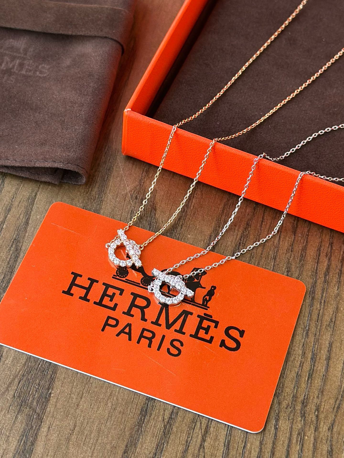 H Croisette Pendant Necklace - Comprehensive 6