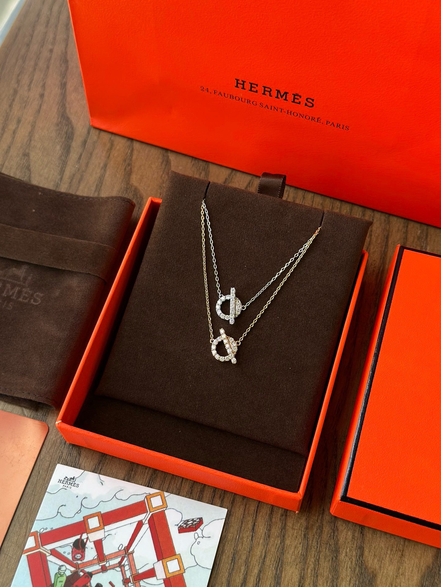H Croisette Pendant Necklace - Comprehensive 2