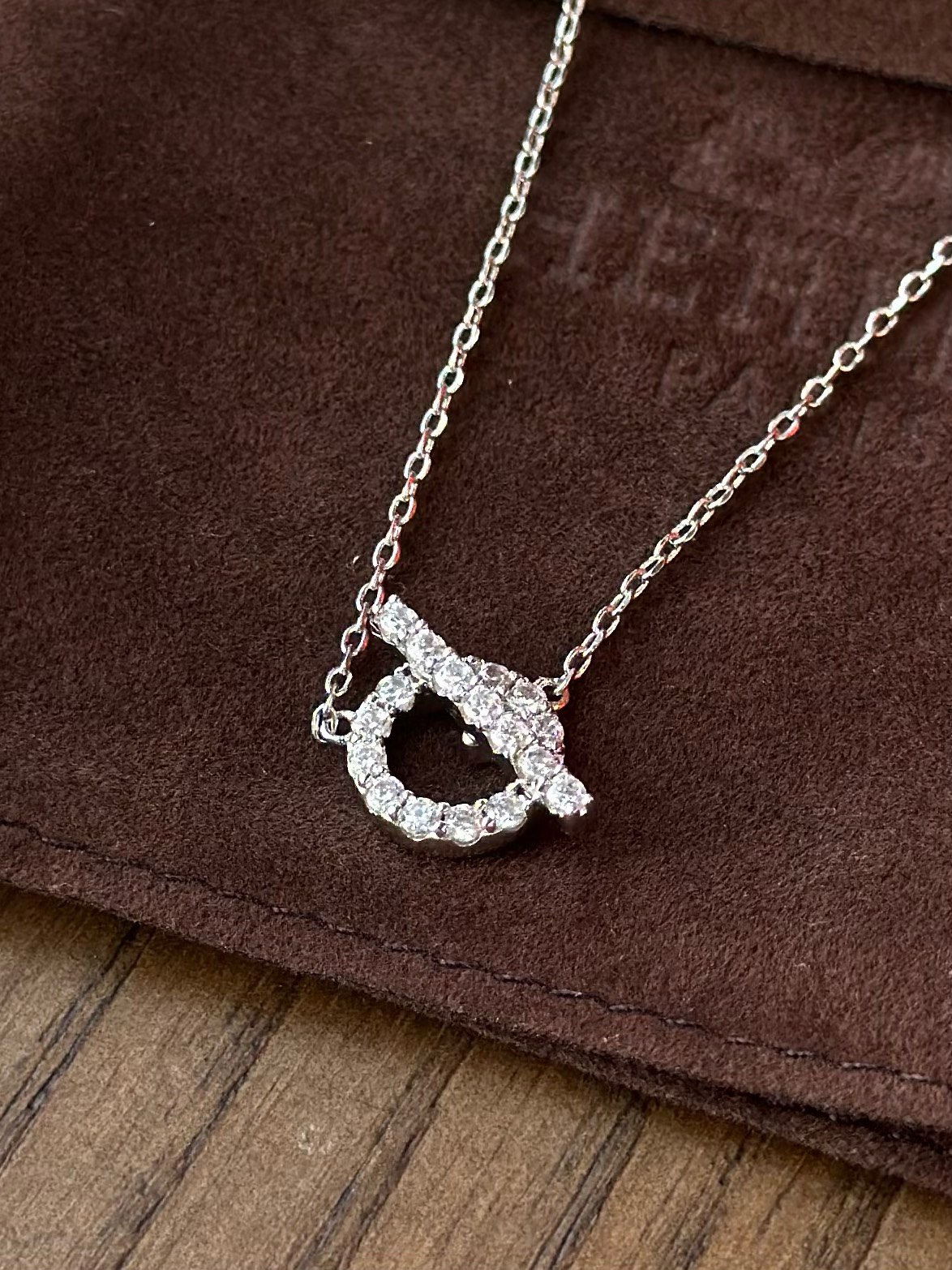 H Croisette Pendant Necklace - Comprehensive 9