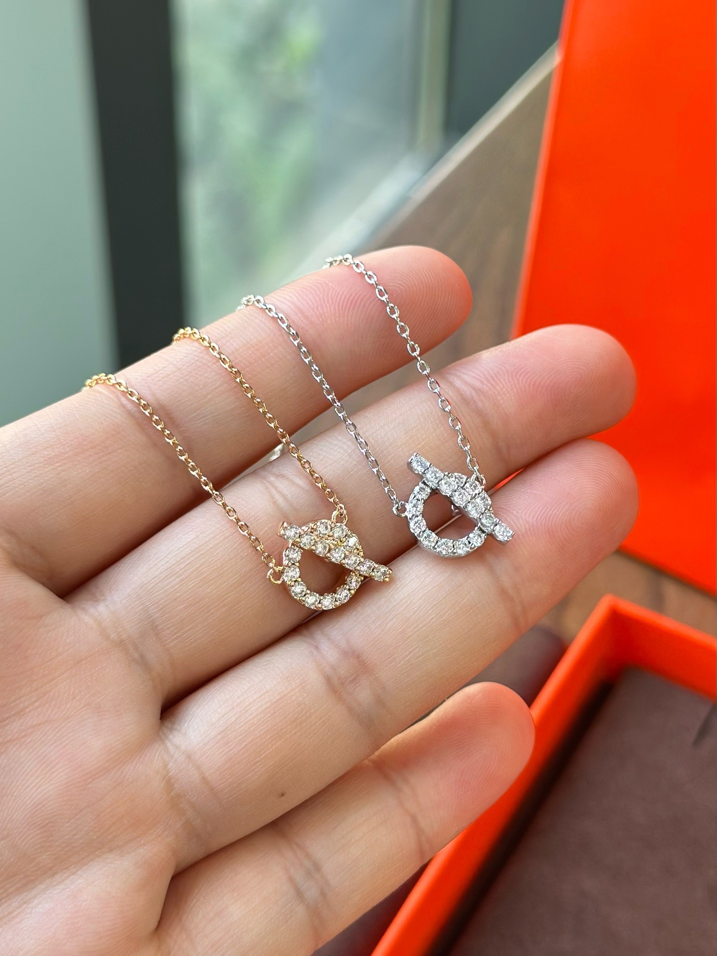 H Croisette Pendant Necklace - Comprehensive 5