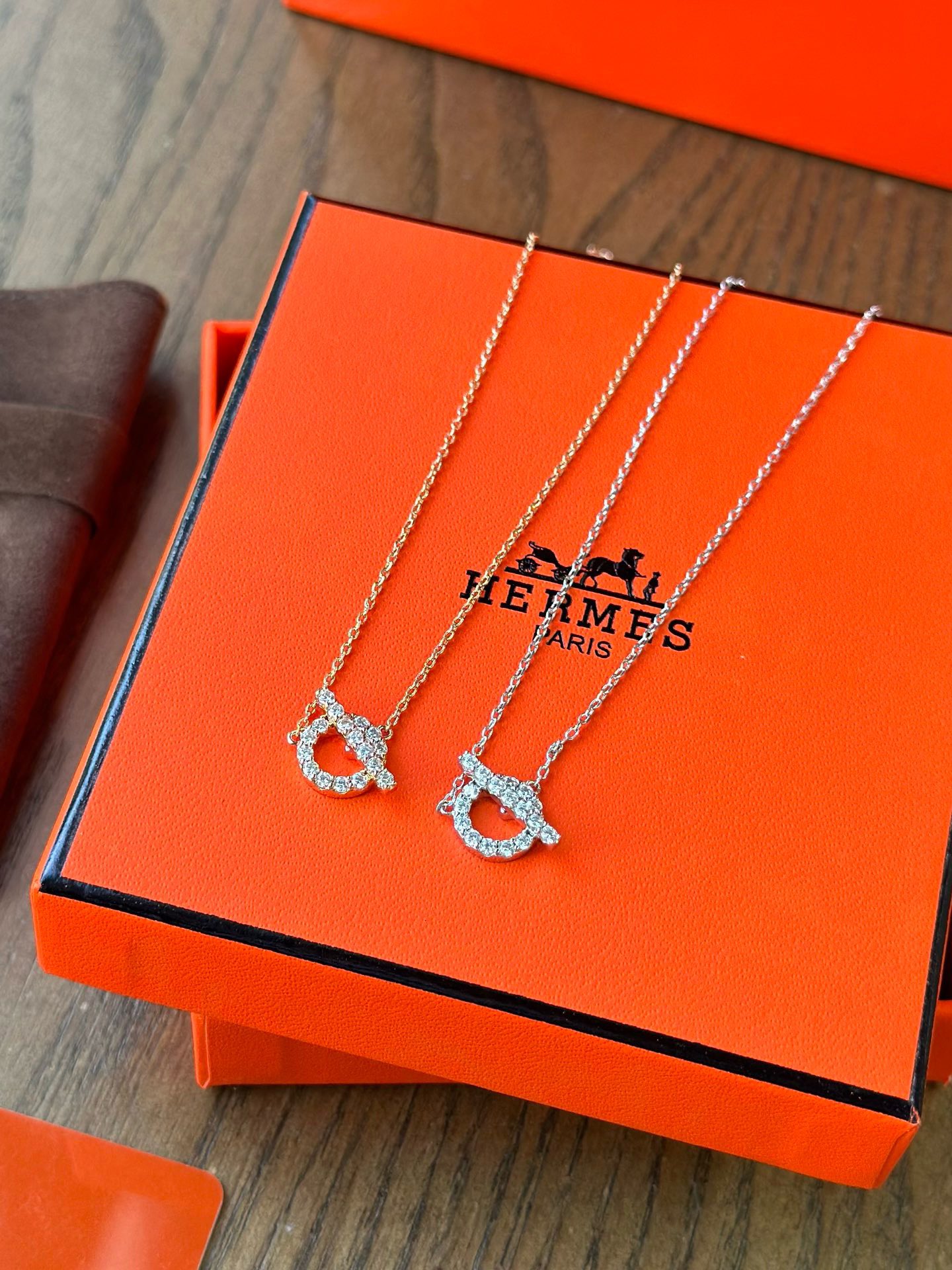 H Croisette Pendant Necklace - Comprehensive 7
