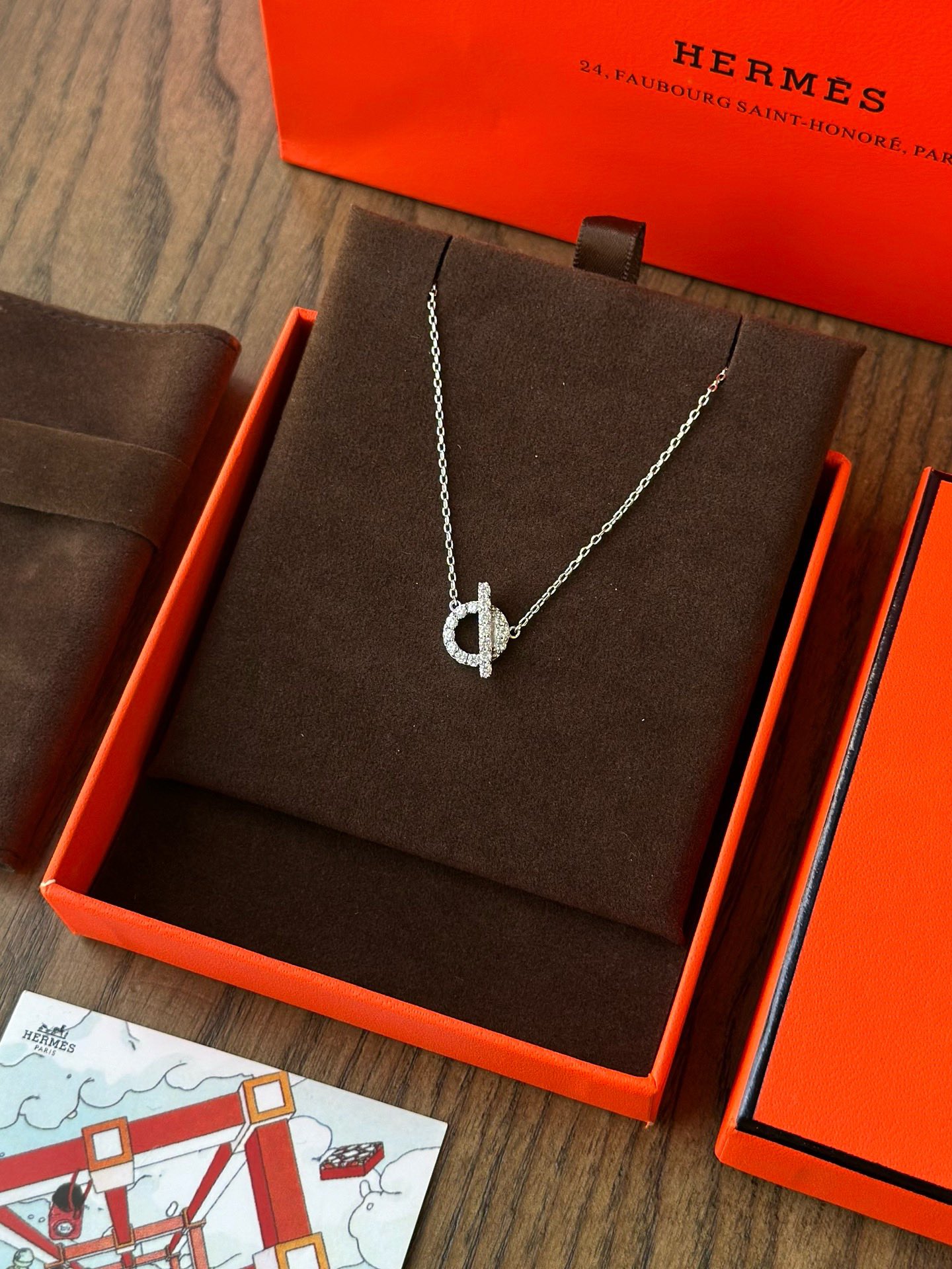 Silver-tone necklace - Comprehensive 2