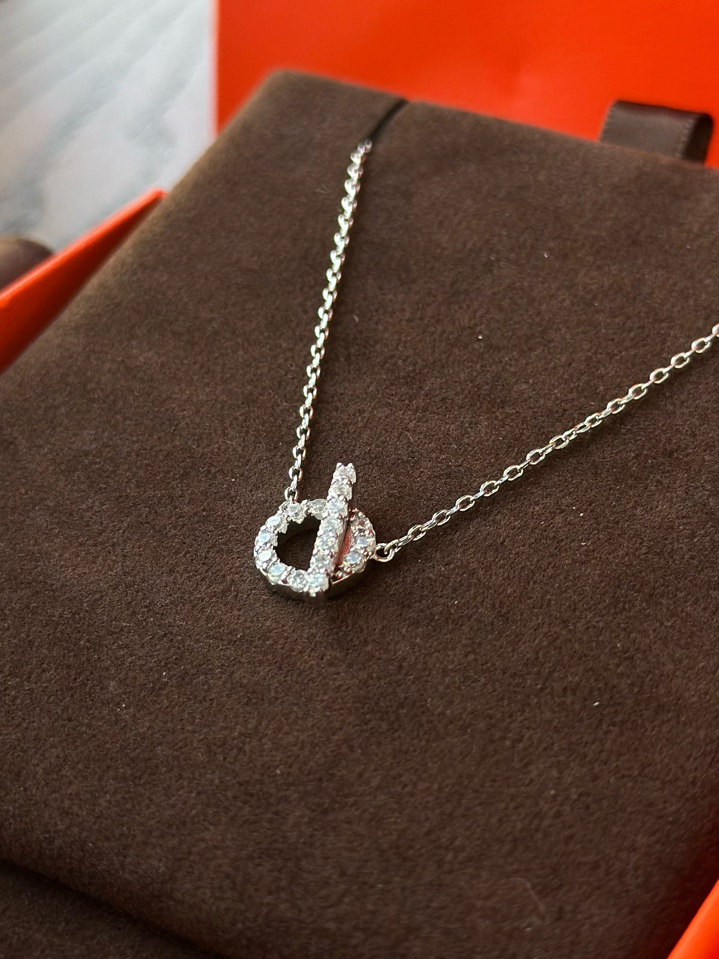 Silver-tone necklace - Comprehensive 3