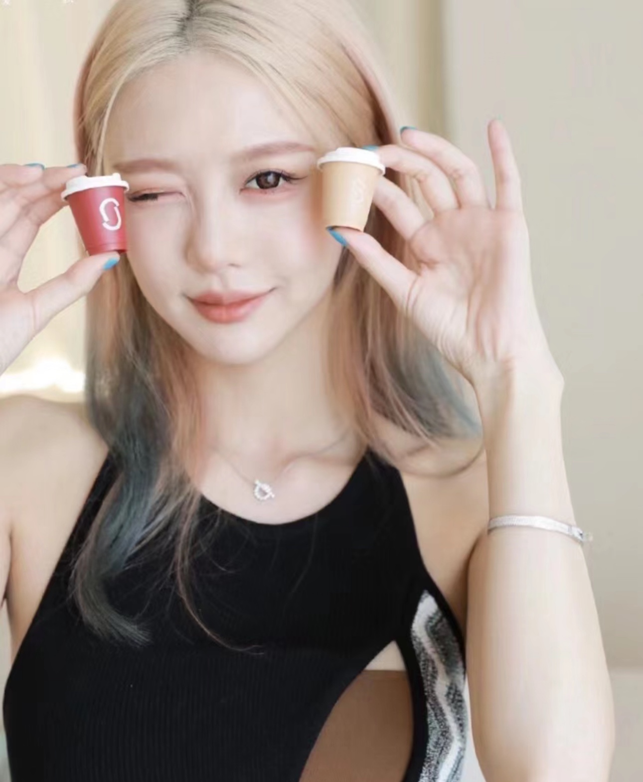 是这条项链赋予女性 怡到好处的亲和力 3