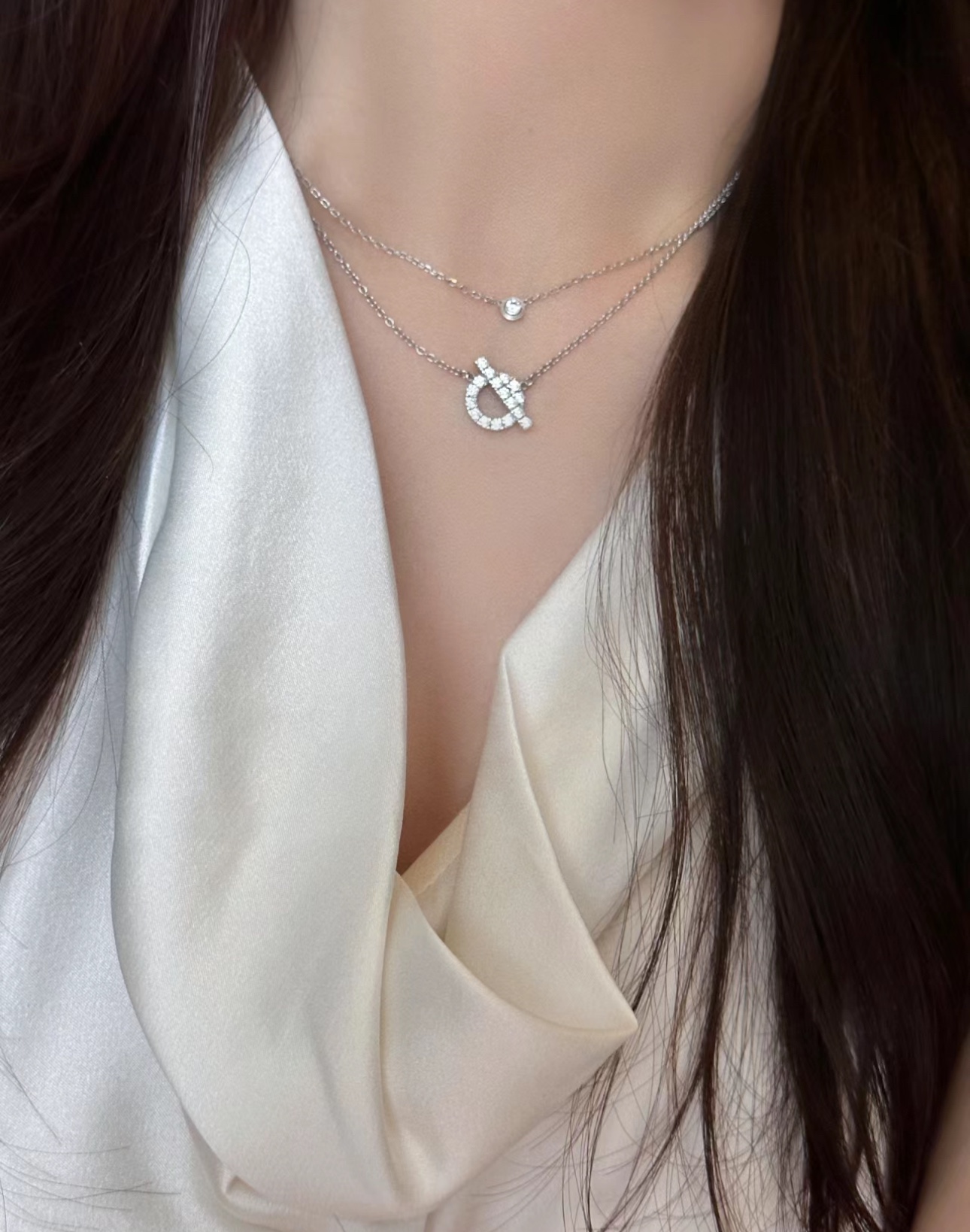 是这条项链赋予女性 怡到好处的亲和力 5